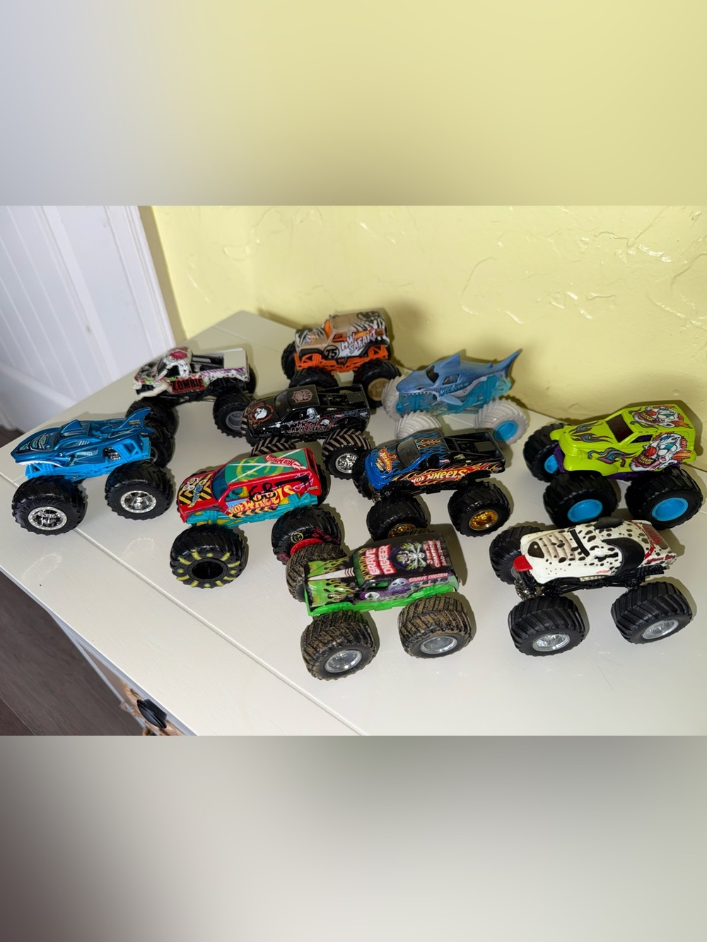 Hot Wheels Monster Trucks Jam Diecast Lot Of 10 Grave Digger Zombie